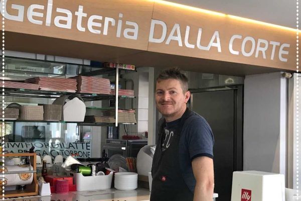 gelateria dalla corte_ foto storica