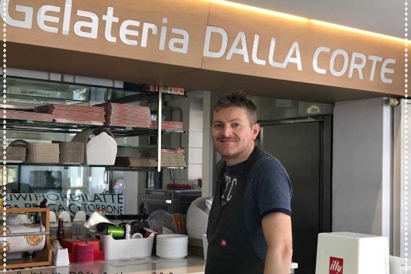 gelateria dalla corte_ foto storica